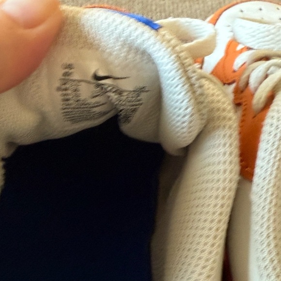Nike Orange and White Sneakers with Classic Design - Picture 6 of 8